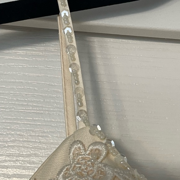 Women’s V Neck Lace Beaded Short Dress - Picture 6 of 8